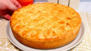 Empadão de Palmito Cremoso com Massa Crocante que Faz Sucesso em Qualquer Mesa