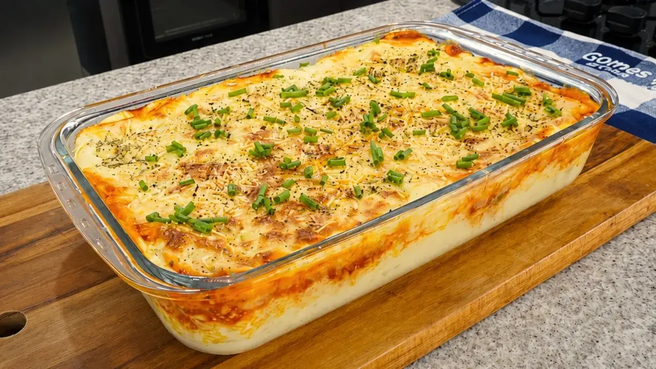 Torta de Mandioca com Frango Cremoso no Forno