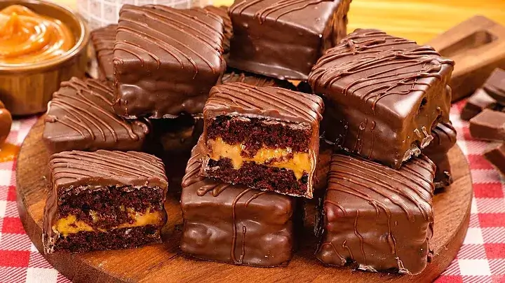 Pão de Mel Recheado com Doce de Leite e Cobertura de Chocolate